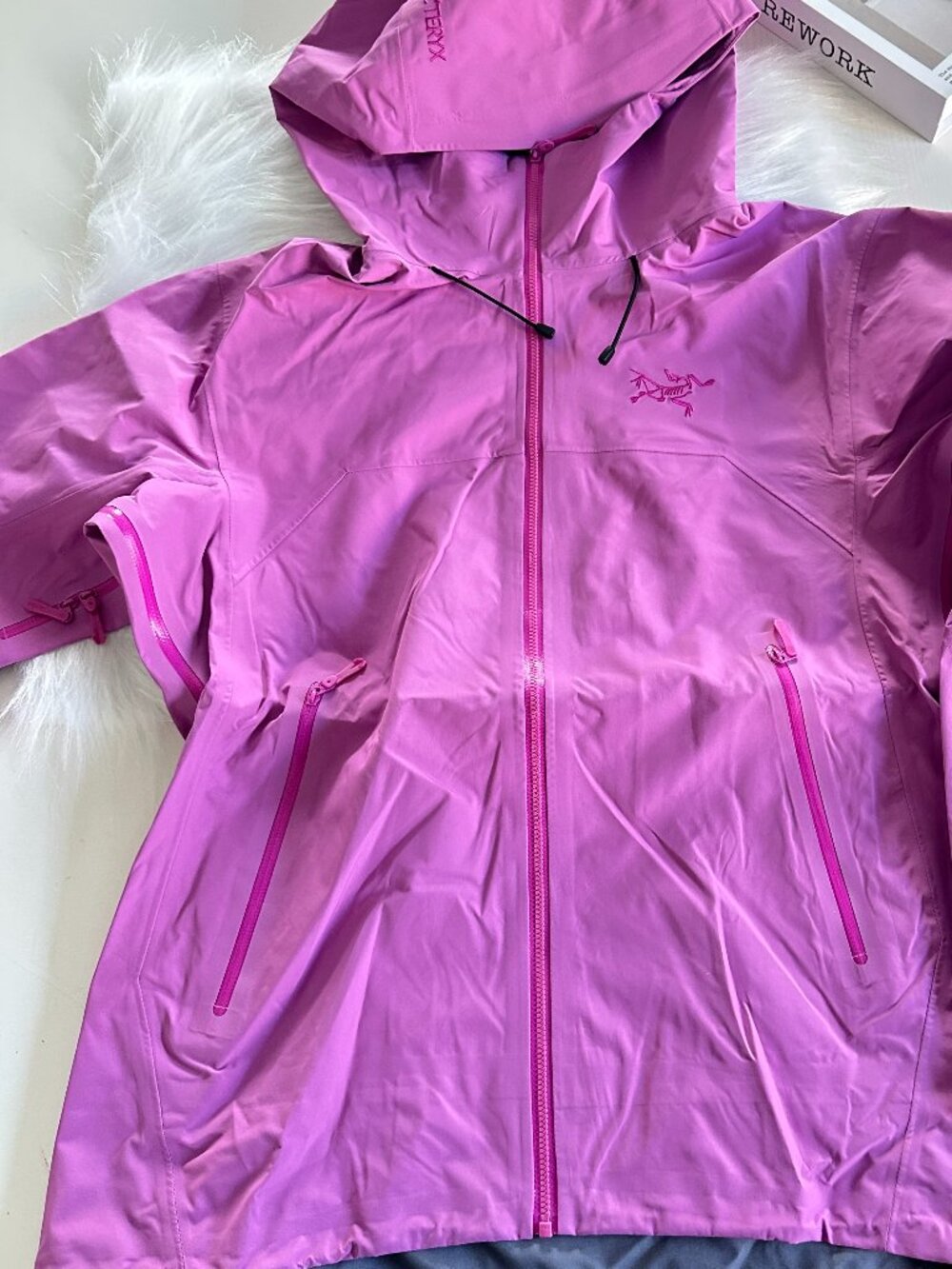 Arcteryx Beta Series Beta LT JacketHooded Hardshell Jacket, Size M